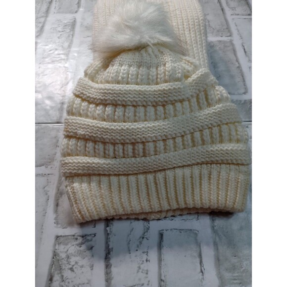 Lot 3 PCs Winter  Chunky Knit Fringe Ivory Scarf (Mixit) And Two  Beanie - Picture 5 of 8